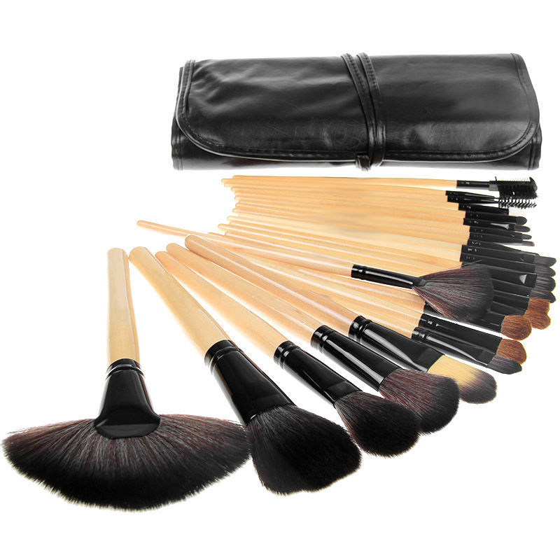 Wooden Handle Makeup Brush Set