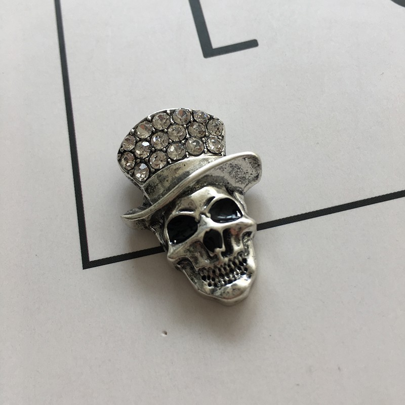 Halloween skull brooch punk (silver)