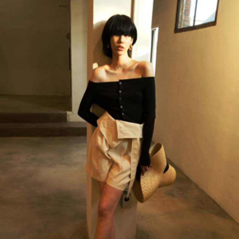 Homemade Black One-shoulder Knitted Top Women's Exposed Collarbone