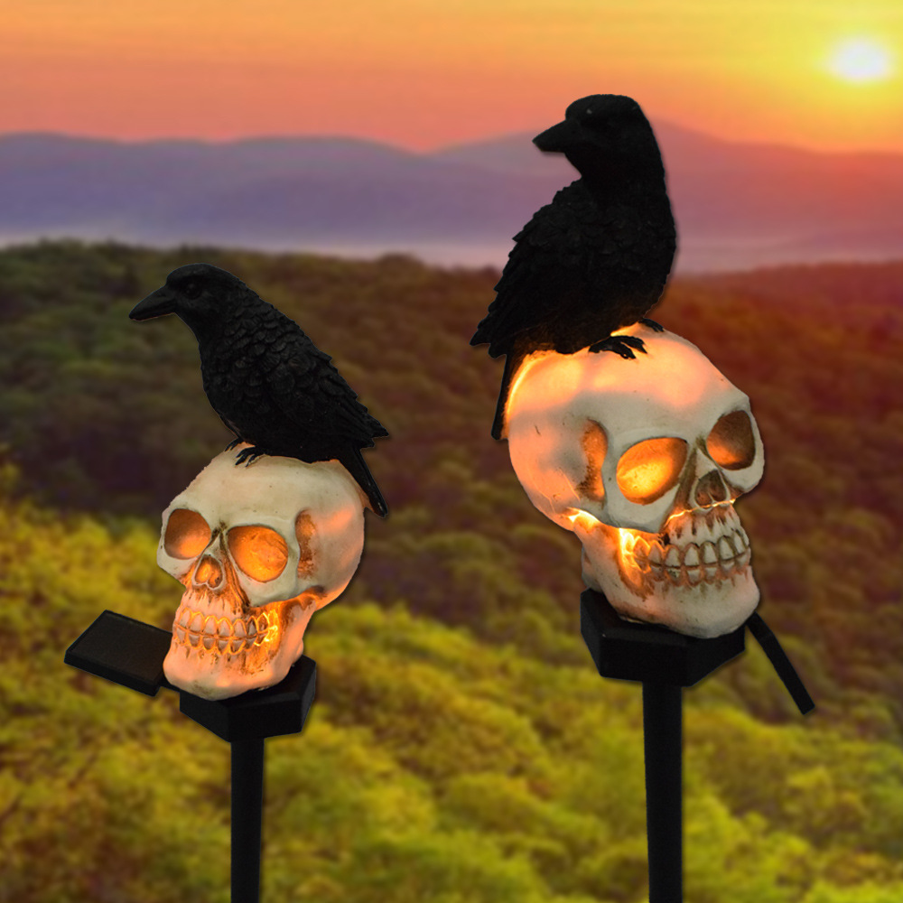 Lampe solaire jardin corbeau et crâne en résine Halloween 2