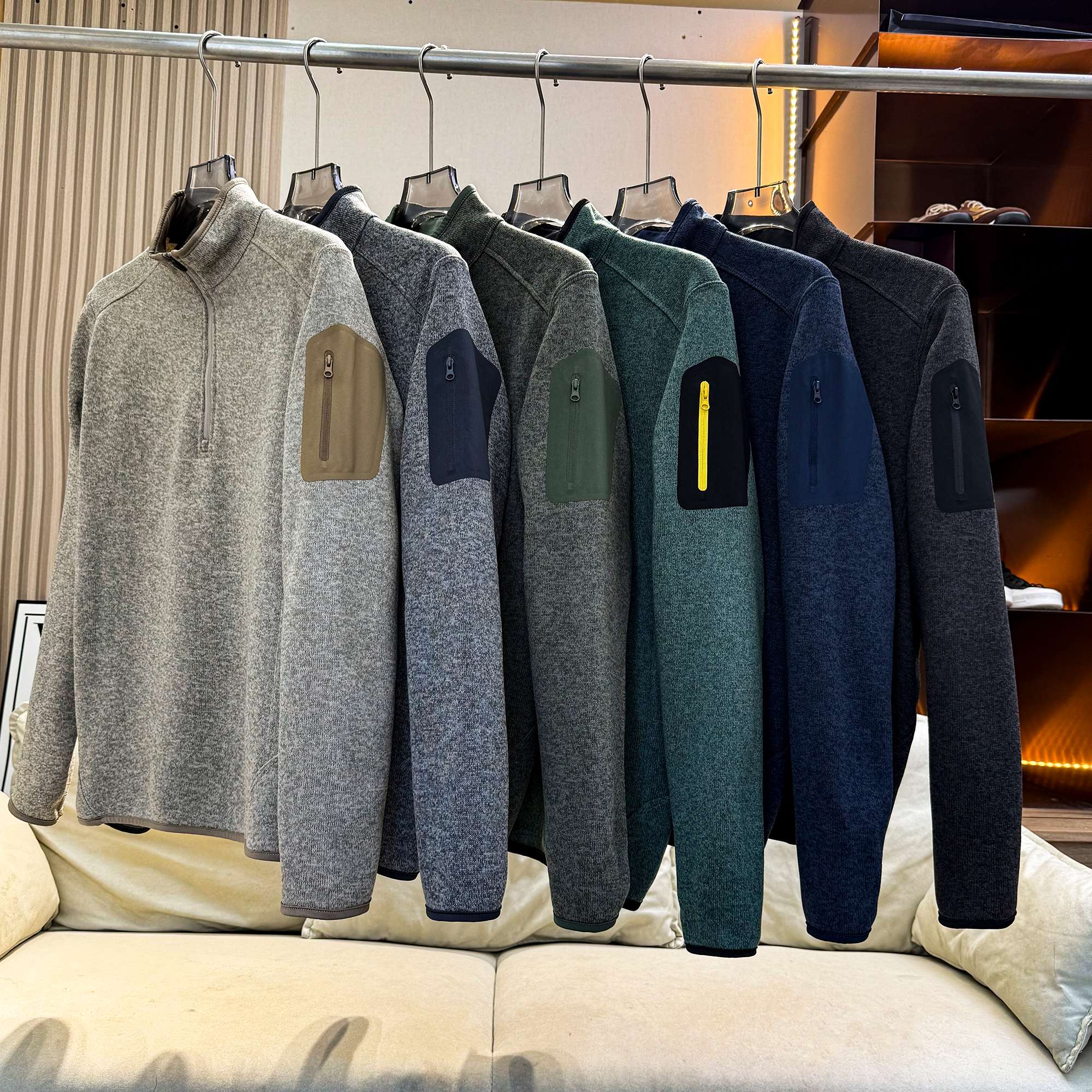 Pulover din fleece tricotat cu fermoar pe un sfert pentru bărbați, jachetă-pulover cu guler ridicat și mâneci lungi, buzunar cu fermoar pe mânecă, strat