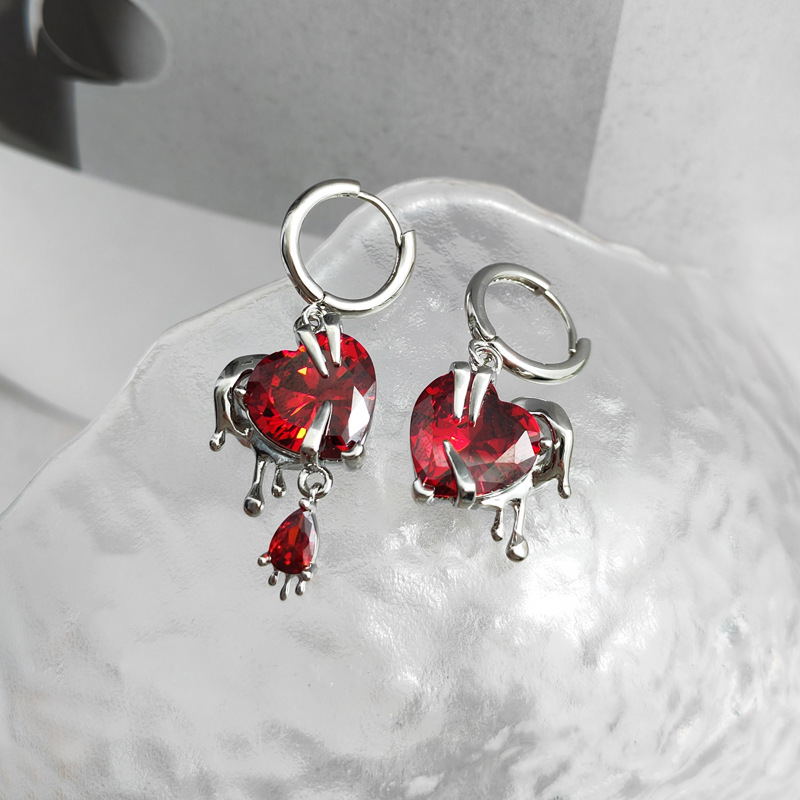 Copper Red Love Sweet Cool Wind Asymmetric Earrings