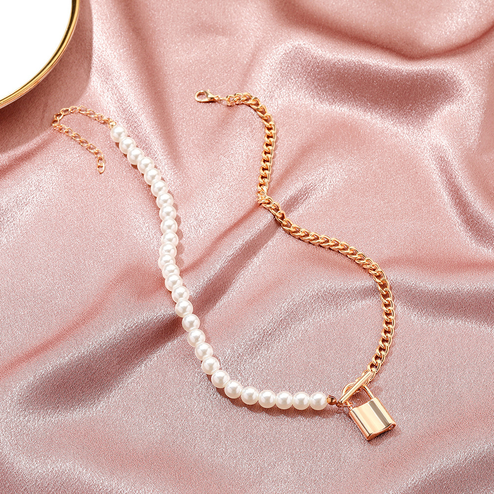 Rice Pearl Lock-shaped Scallop Pendant Necklace Women