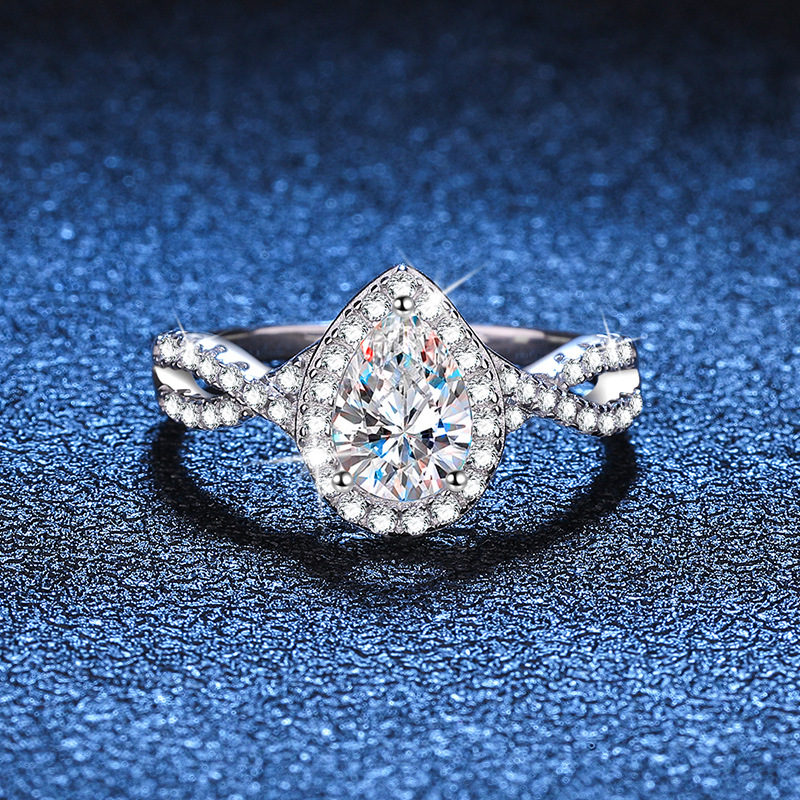 Women's Fashion Personality Moissanite Ring