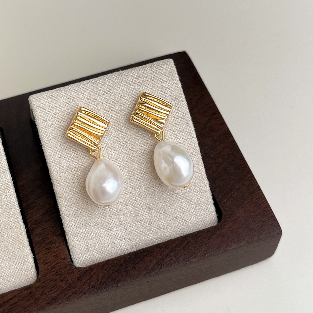 Vintage Freshwater Pearl Earrings Women French Baroque Stud Earrings Elegant Premium Gift
