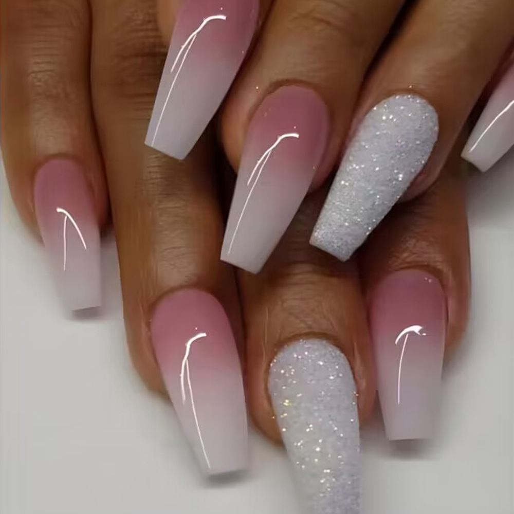 Upgrade Your Appearance.24-piece Long-style Coffin-shaped Gradient Light Pink Sequin Fashionable Lady's Nail Art Set.Suitable For Parties,dances Or Daily Wear.Long Press The Nail.
