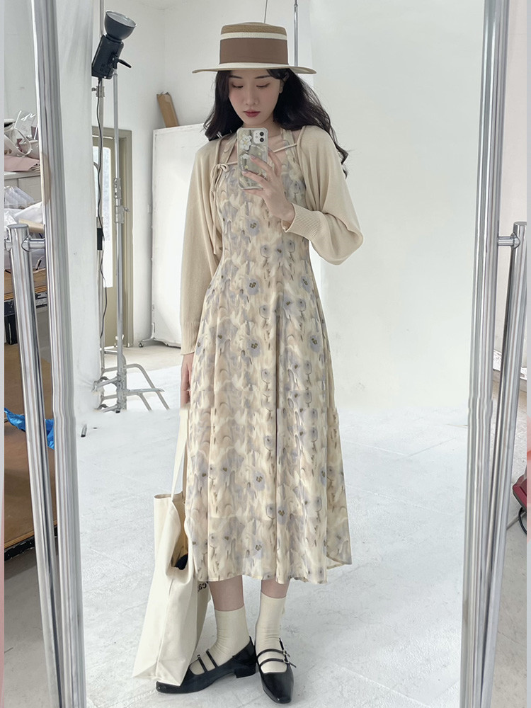 Chiffon Halterneck Open-Back Dress, picture 5 of 5