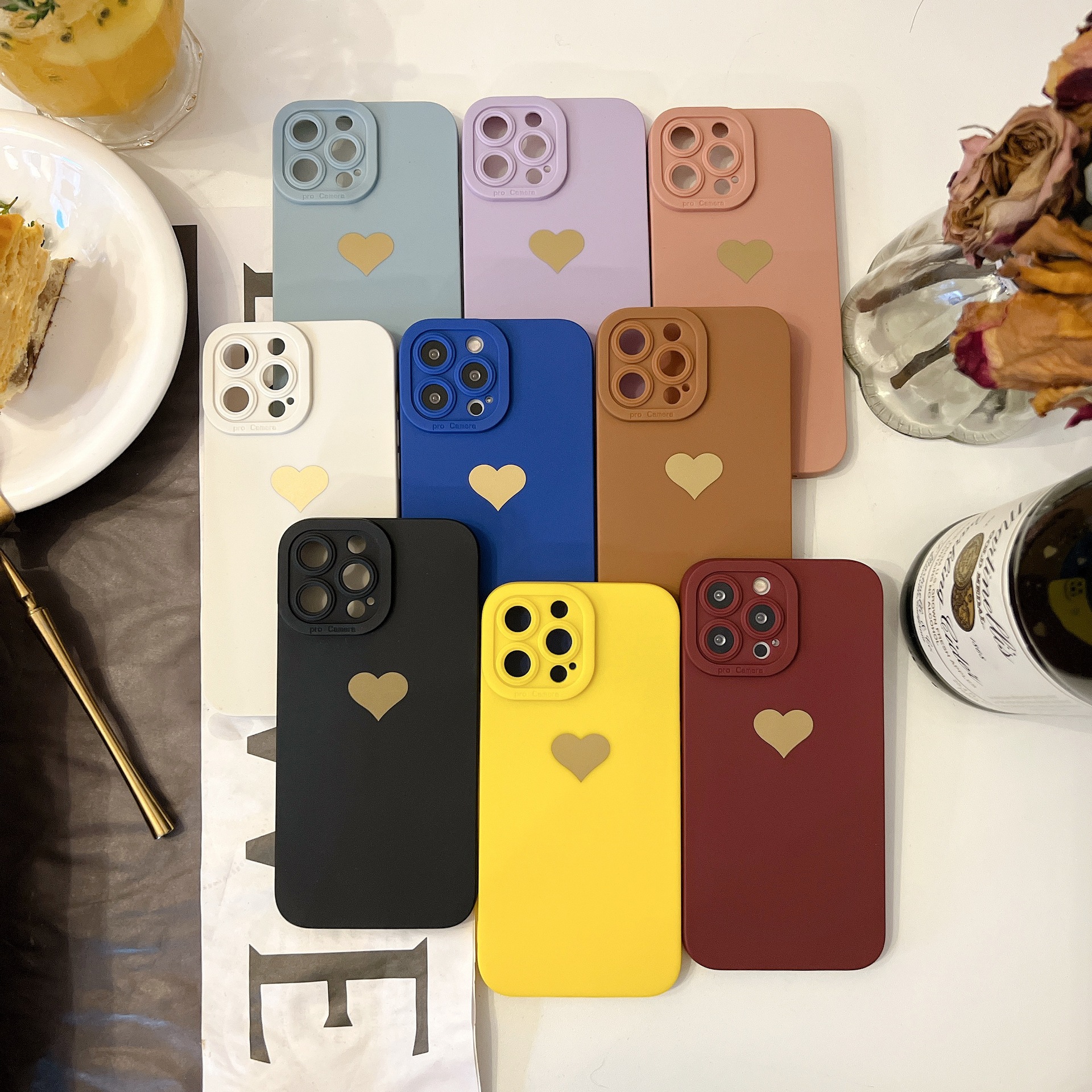 Coque de téléphone à petit cœur effet doré sur les côtés – ivoire uni – iPhone 12 Pro
