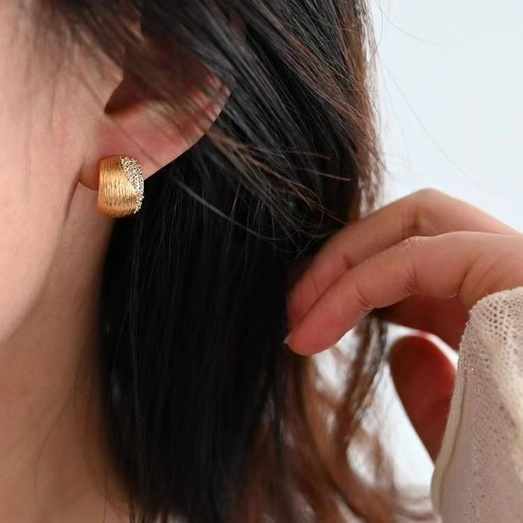 2026 Minimalist Japanese-Style Brushed Metal Vintage Stud Earrings, Niche Unique Light Luxury Daily Jewelry