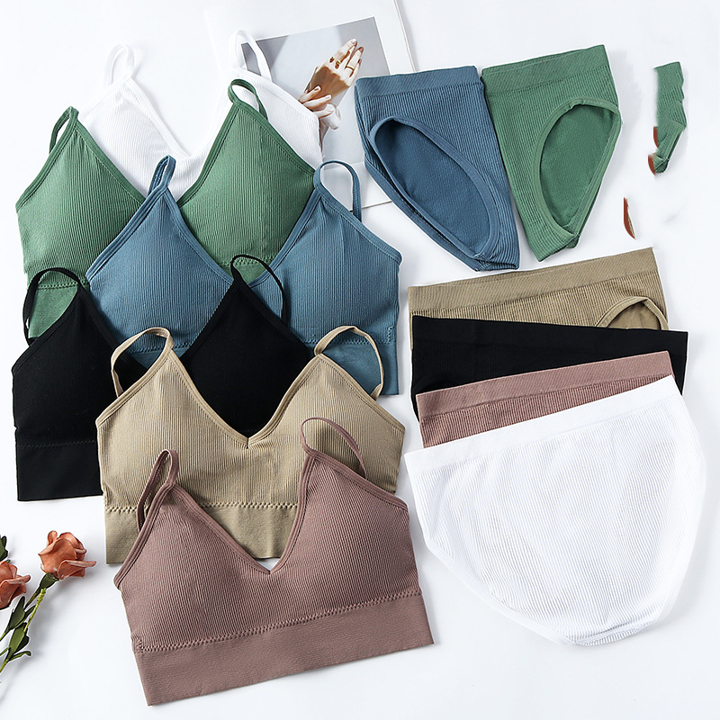 Title 17, Reggiseno triangolo push up piccolo senza ferre...