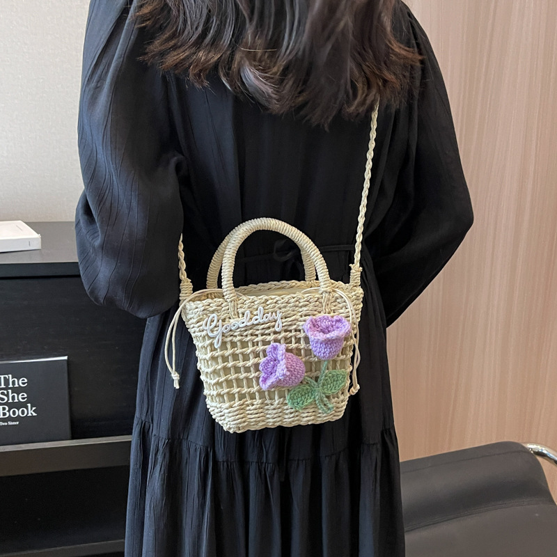 Title 6, New Handwoven Hollow Grass Woven Handbag, perfe...