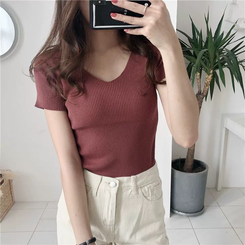 Title 6, Thinning V-neck Knitted Bottoming Shirt Short Top