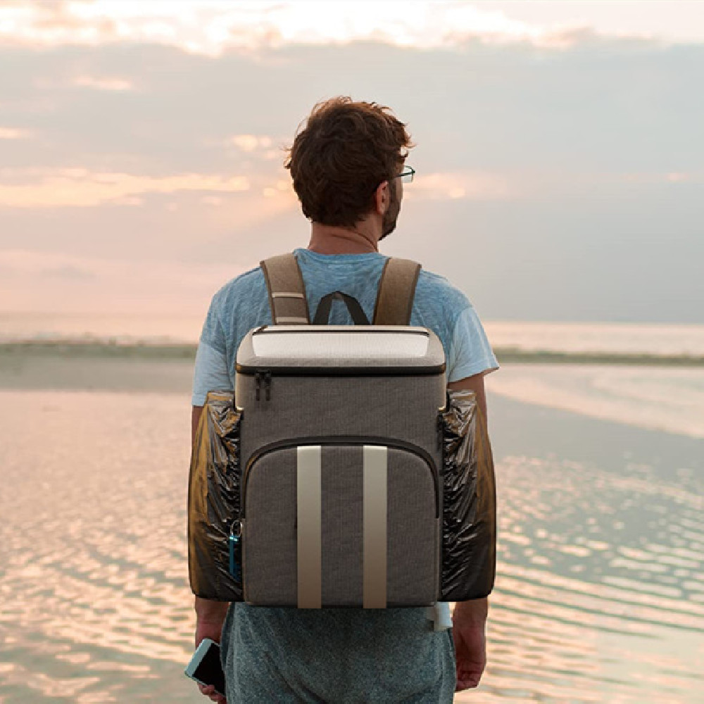 Insulated picnic backpack with large capacity for outdoor dining and gatherings.