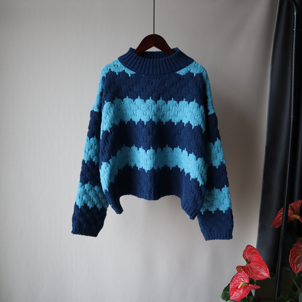 Title 5, Gruby sweter w stylu retro. Sweter w kontrastow...