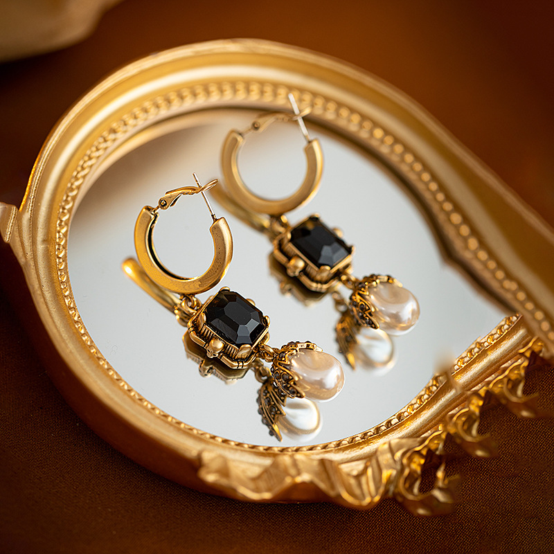 Pearl European And American Retro Long High-grade Mid-ancient Niche Design Earrings