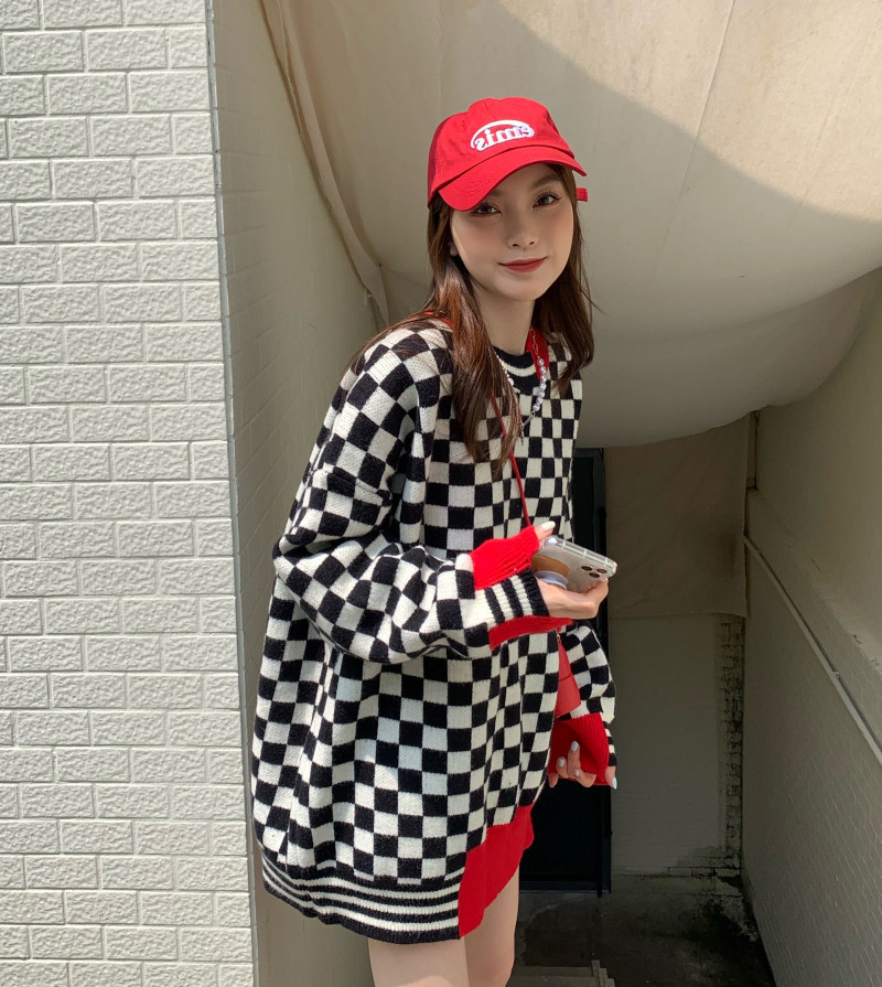 Contrasting Checkerboard Pullover Loose Retro Round Neck