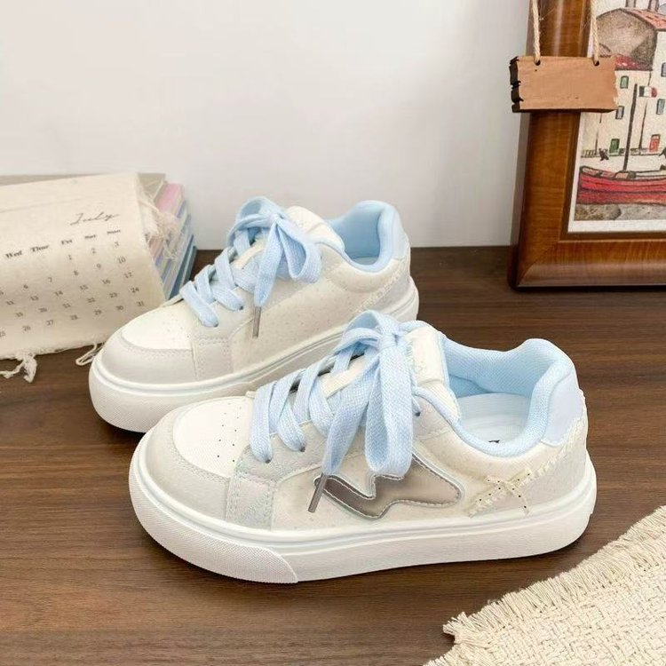 New Autumn Women Thick Sole Bread Skate White Shoes