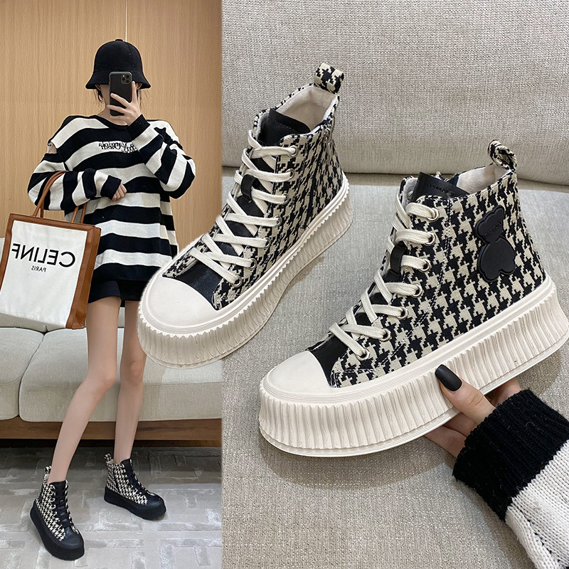 Women's Retro Platform Lace-up All-match Casual Shoes