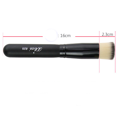 825Flat foundation brush