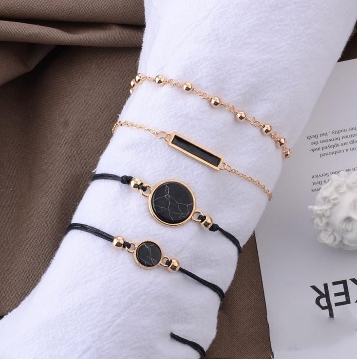 Черный браслет с бирюзовым узором. Цепочка ручной работы. Черный квадрат.