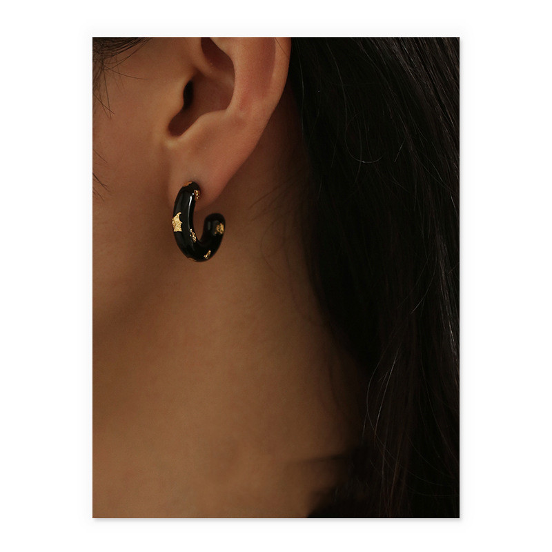 Hand Dripping Oil Is Not Easy To Fade Gold Foil Black And White