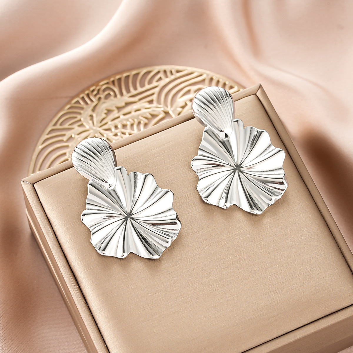 Style 13-1 Pair preview