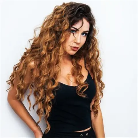 African Women's Curly Wigs for Distribution