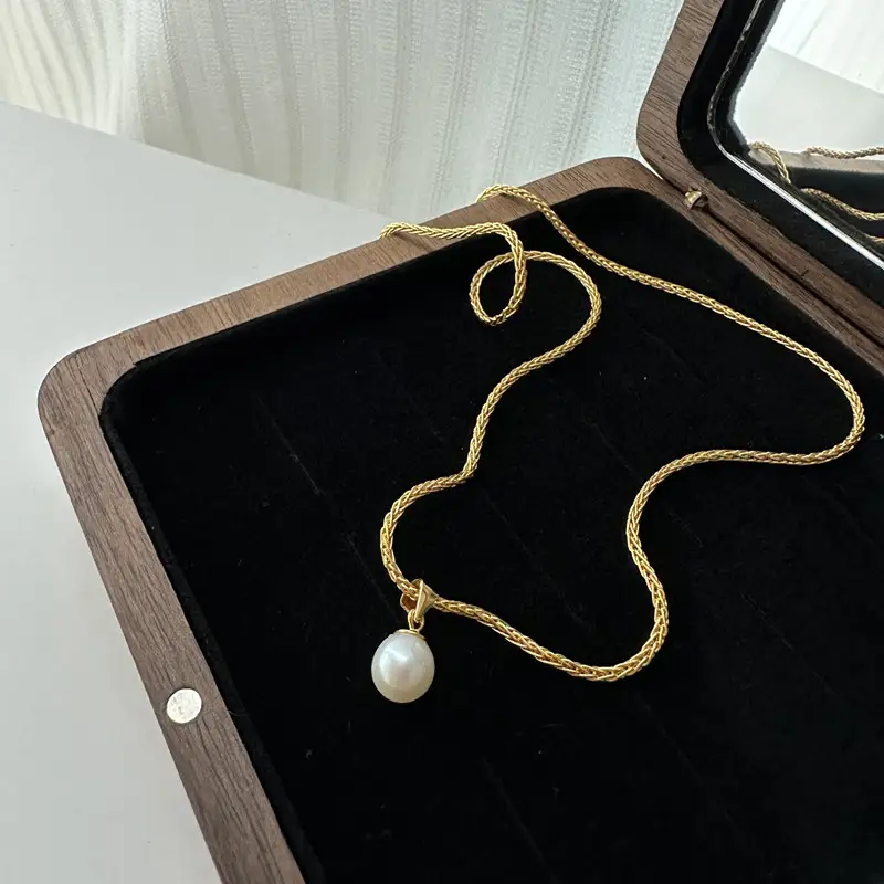 Women's Fashion Personality Pearl Necklace Simple
