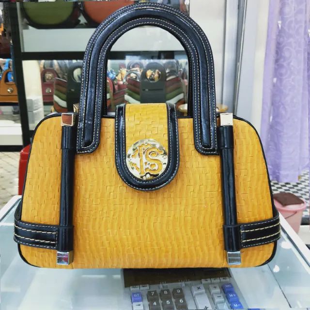 Women's Large Capacity Fashion Handbag Shoulder Bag Yellow - Shop at LoveMi