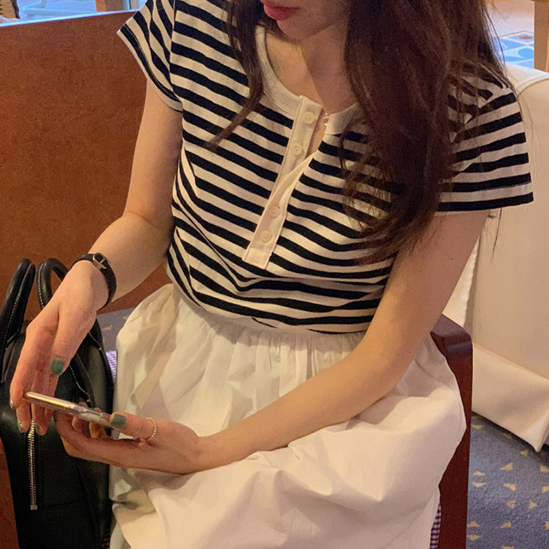 Simple Temperament Round Neck Striped Thin Short Sleeve T-shirt Women