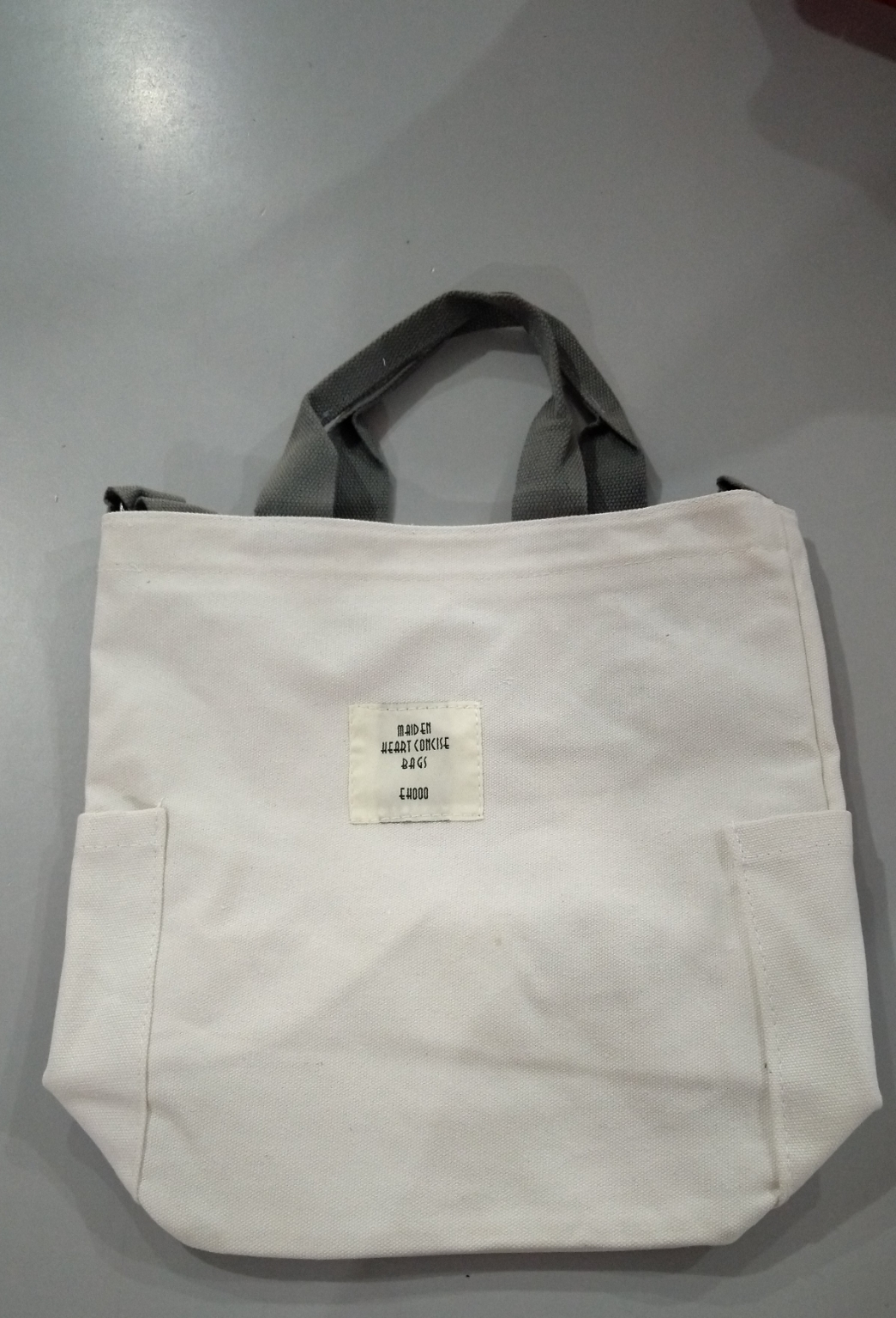 Title 18, Sac bandoulière en toile