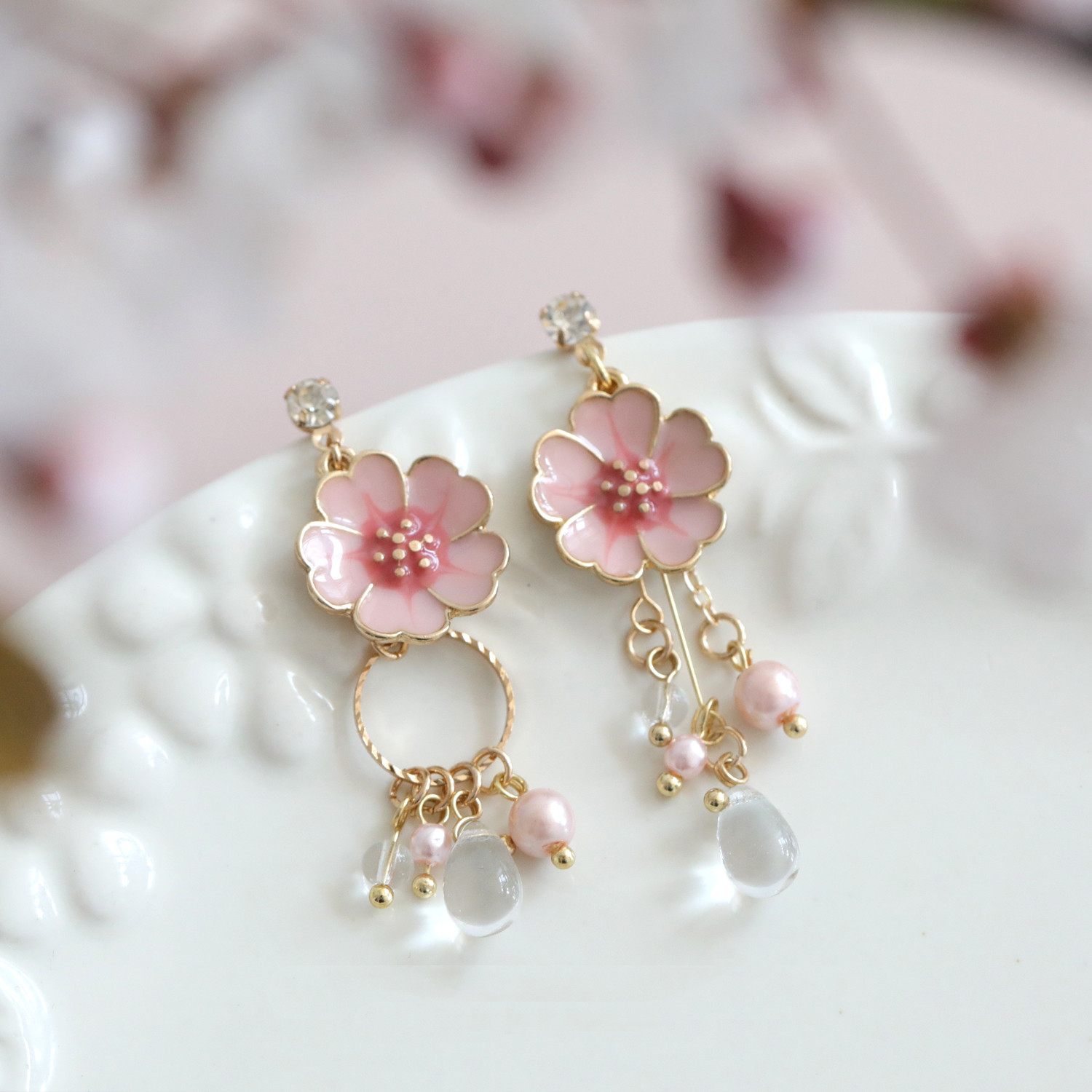 Title 2, Cherry Blossom Season Pure Silver Ear Nail