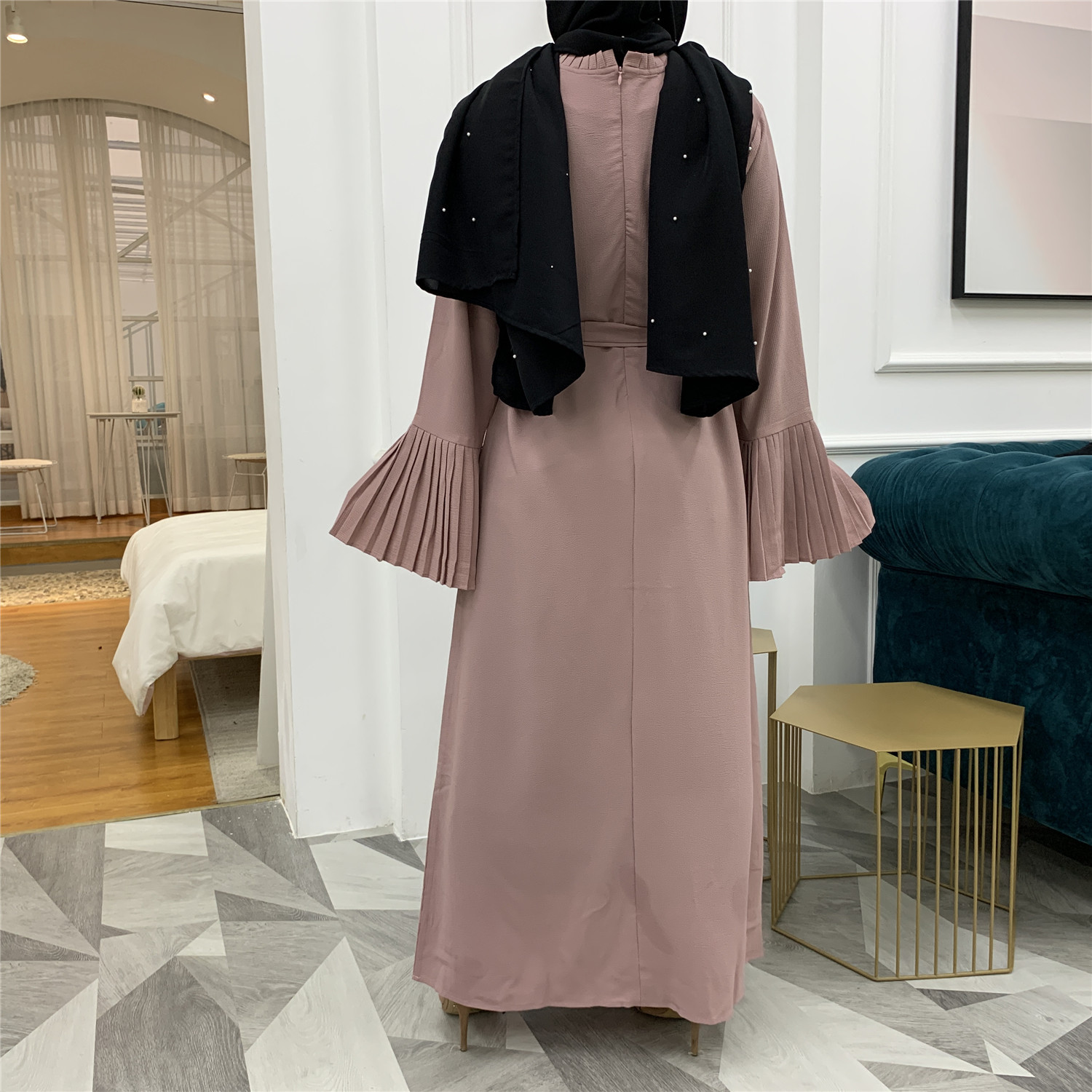 Oversized Round Neck Slim Fitting Pleated Sleeve Dress