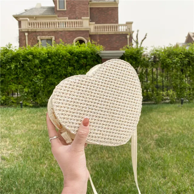 Western style Love shaped Straw Woven One shoulder Diagonal Bag Beige - Shop at LoveMi