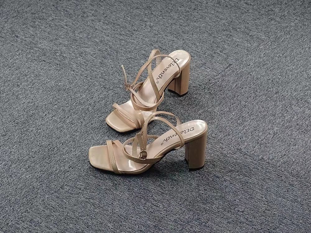 New Thick-heeled Women's Sandals With Thin Straps