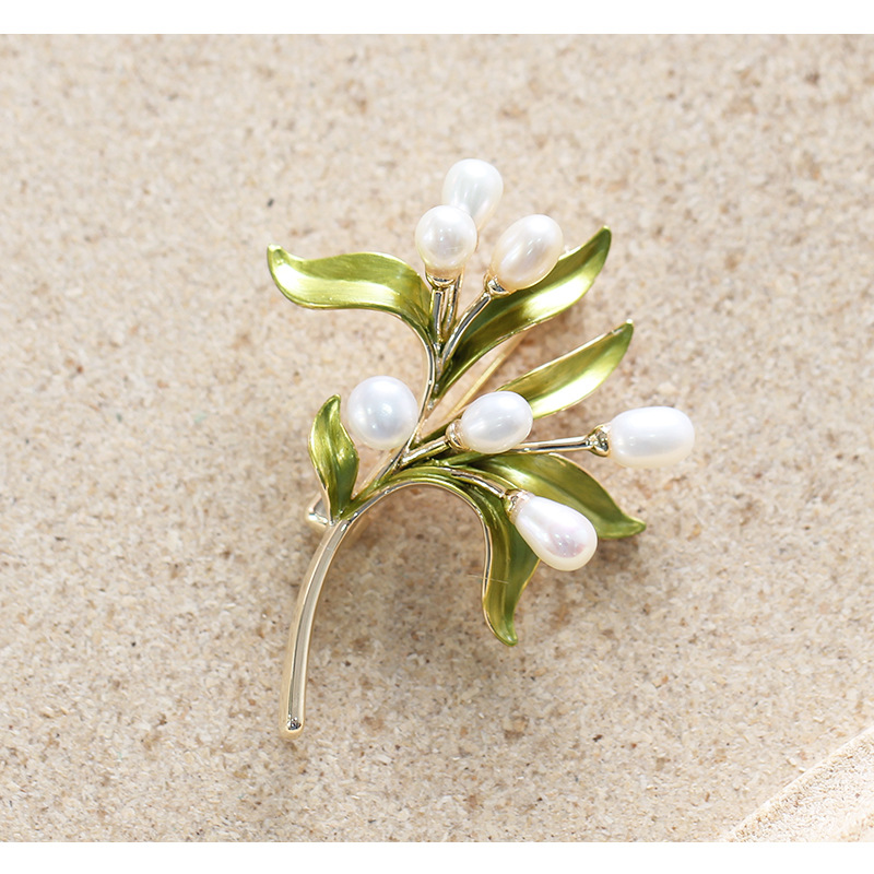 Title 14, Natural Freshwater Pearl Olive Branch Brooch Gr...