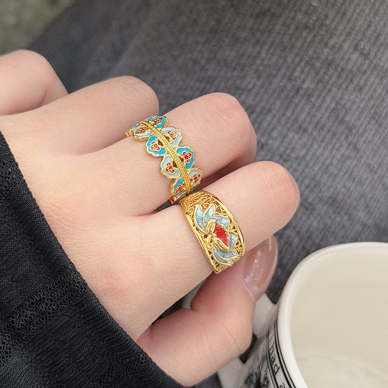 Retro enamel lotus ring – perfect Mother's Day gift