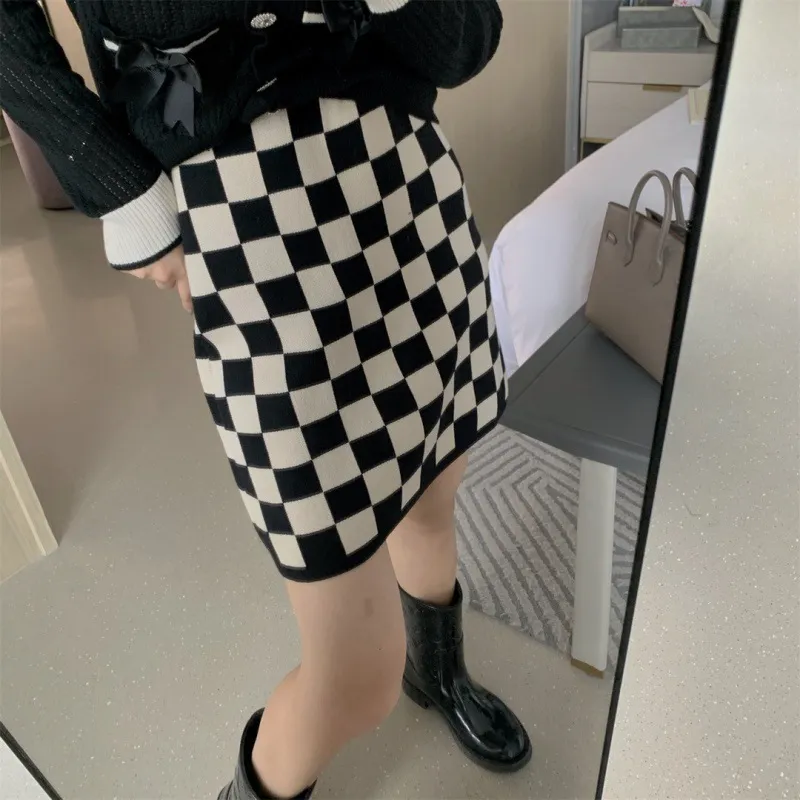 Women's High Waist Black And White Checkerboard Knitted Skirt - Black