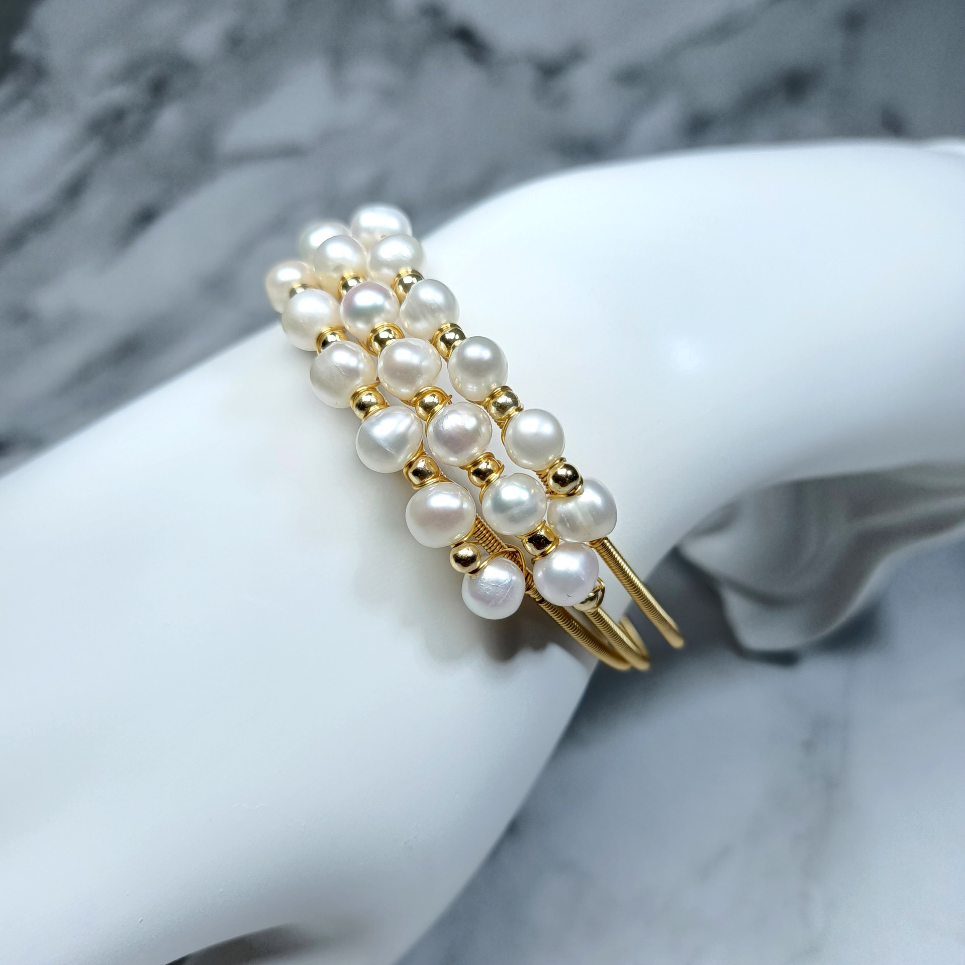 Natural Freshwater Pearl 14K Gilded Winding Three-ring Bracelet