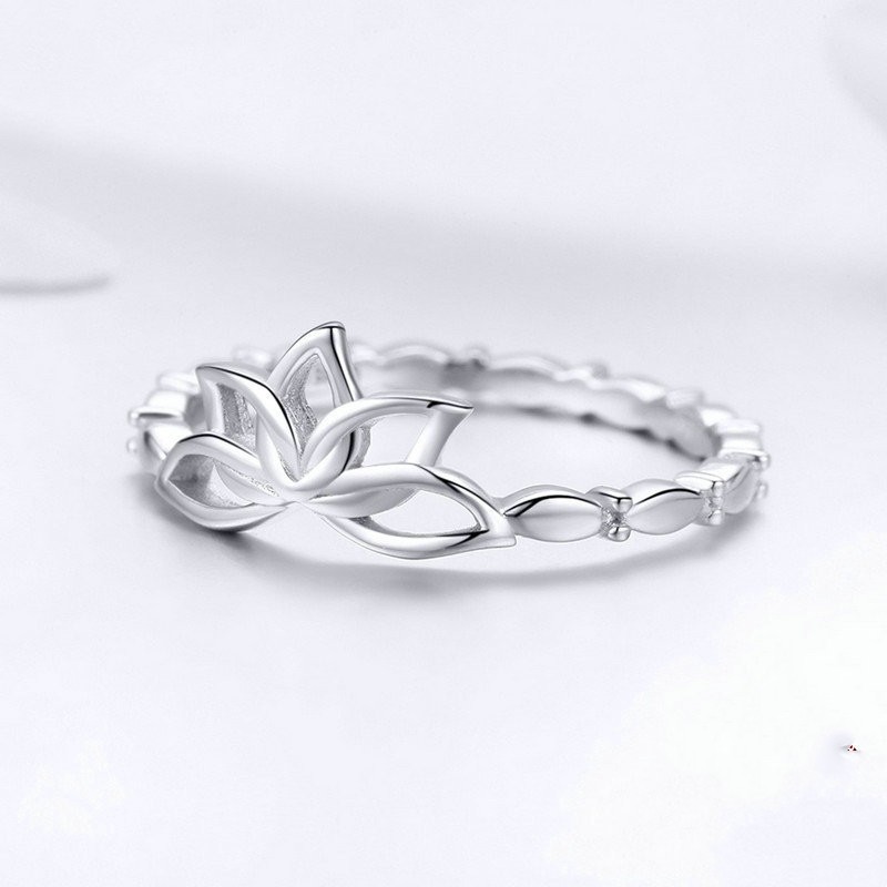 Simple Temperament Flower Niche Ring