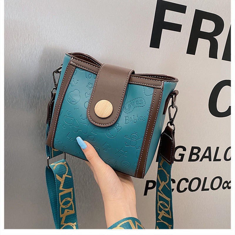 Title 7, Simple Messenger Female High-end Sense Small Ti...