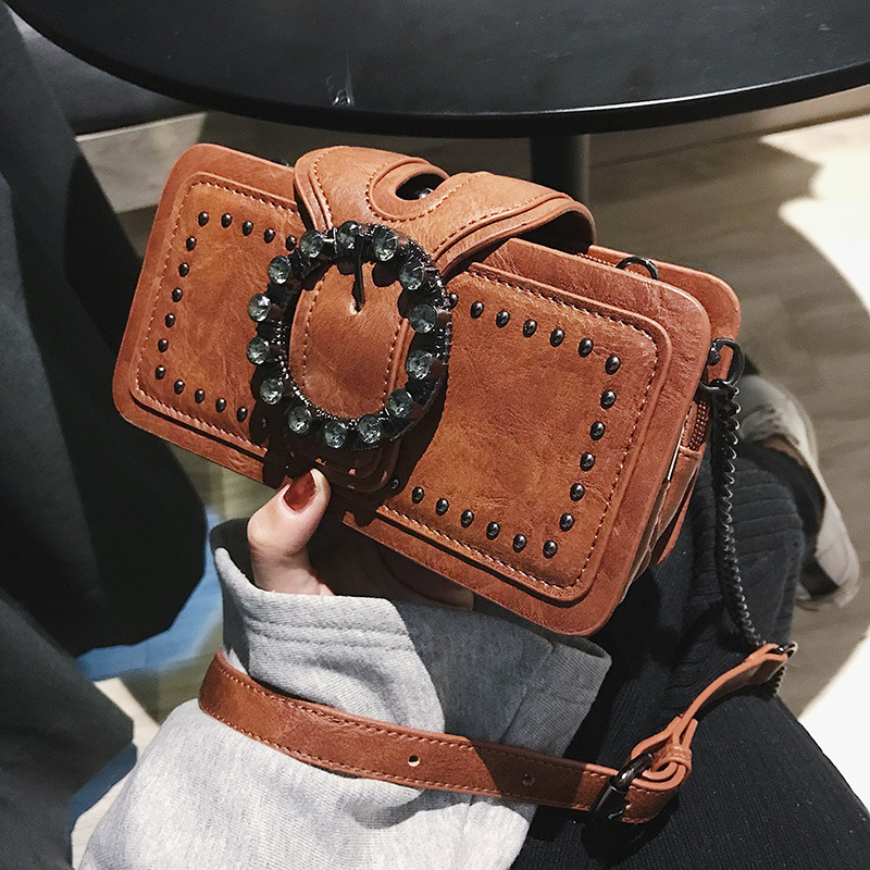 Title 7, Retro Mini-Quadrat-Tasche mit Diamantenbesatz, ...