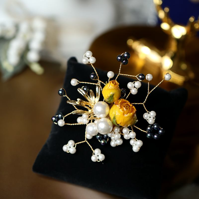 Vintage Flower Brooch Upscale Women's Elegant Delicate Pin Decorative Corsage — foto 2
