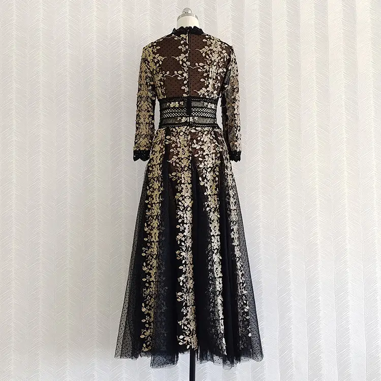 Lady Sexy Low Cut Embroidered Lace Stitching Dress