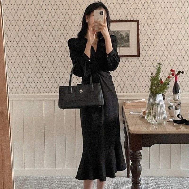 Elegant And Fashionable V-neck Pleated Waist Dress