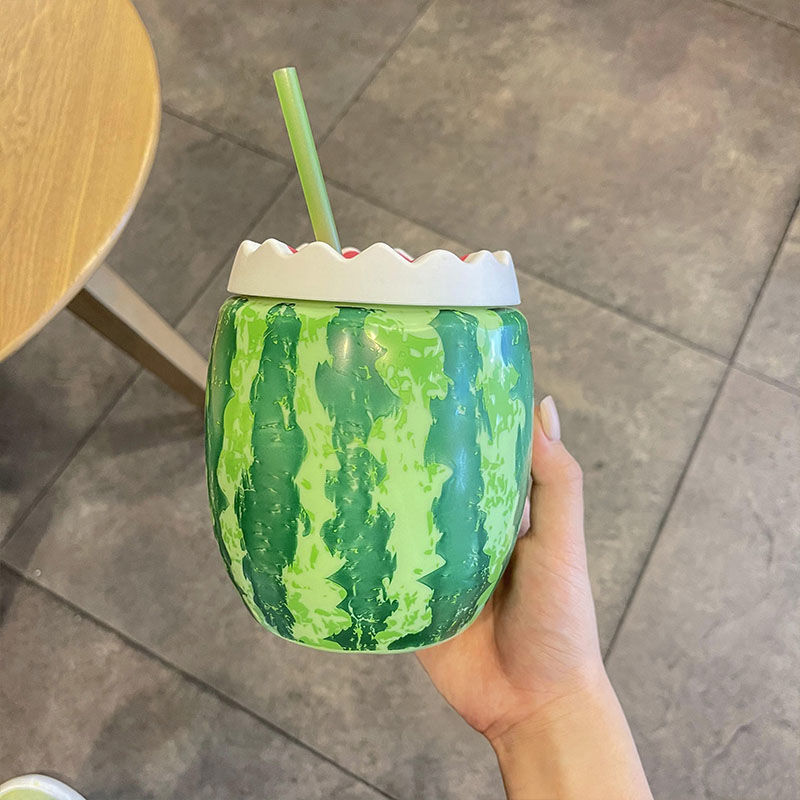 Title 7, Wassermelonen-Becher für Studentinnen im Sommer...