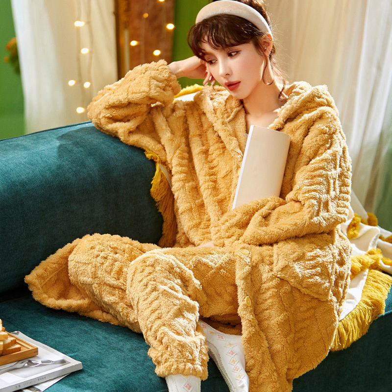 Title 4, Long Flannel Robe Bathrobe Loungewear Set