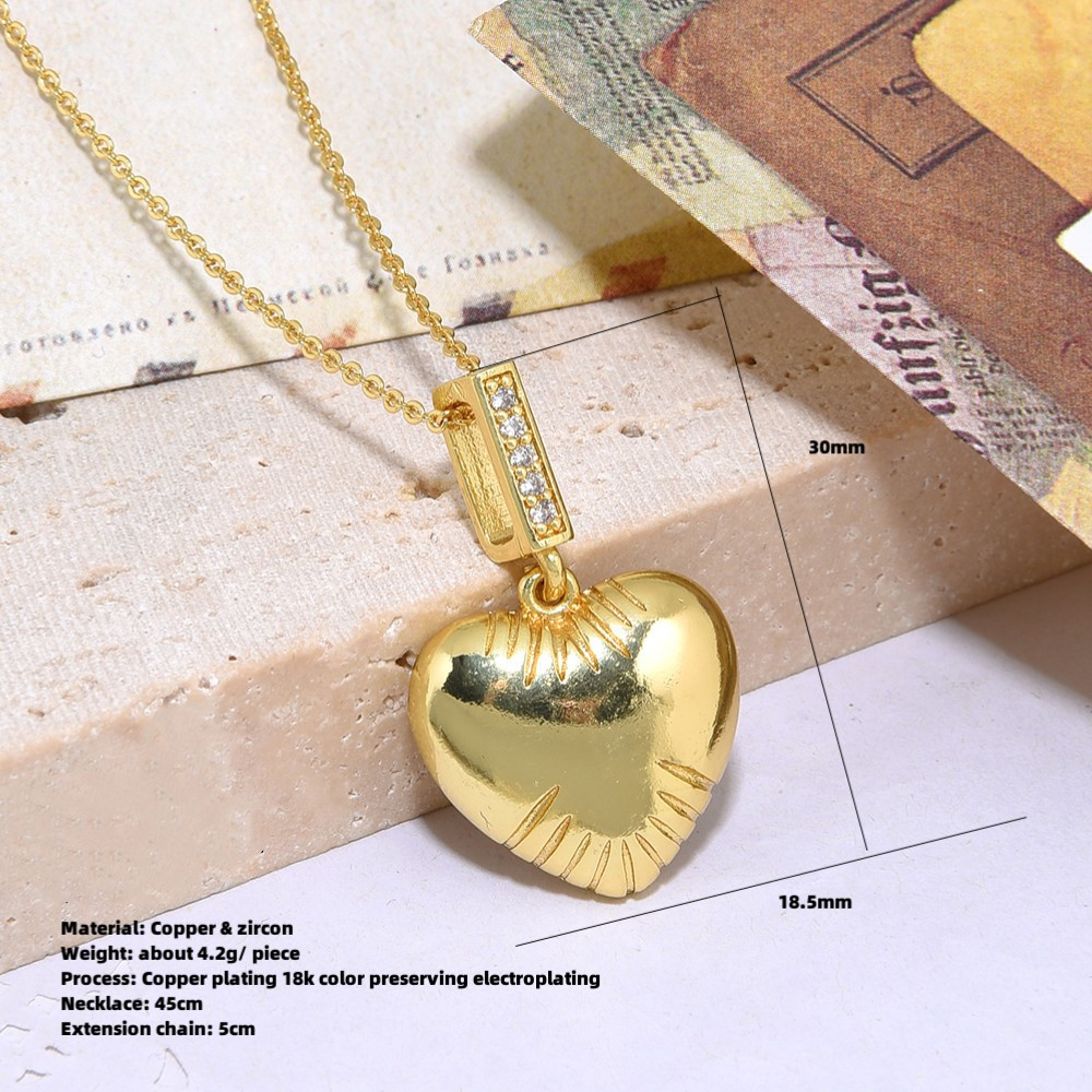 Title 5, Collana con pendente a forma di cuore con stell...