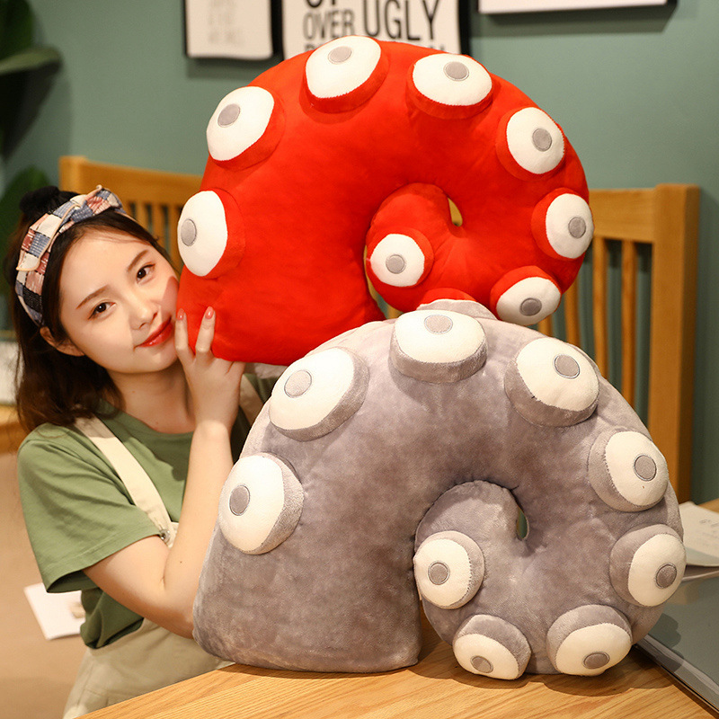 Octopus Arms Pillow Can Be Used To Meddle With Hands