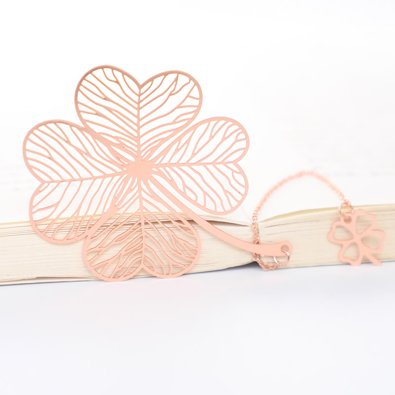 Rose gold fourleaf clover pen